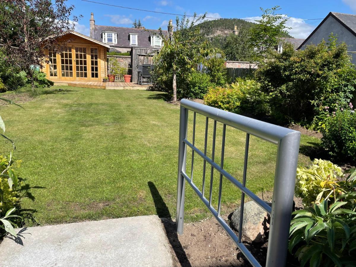Hillview Villa Ballater Exterior photo
